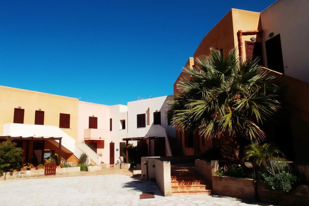 Casa Vacanze Di Anna E Selene Villa Favignana Exterior foto